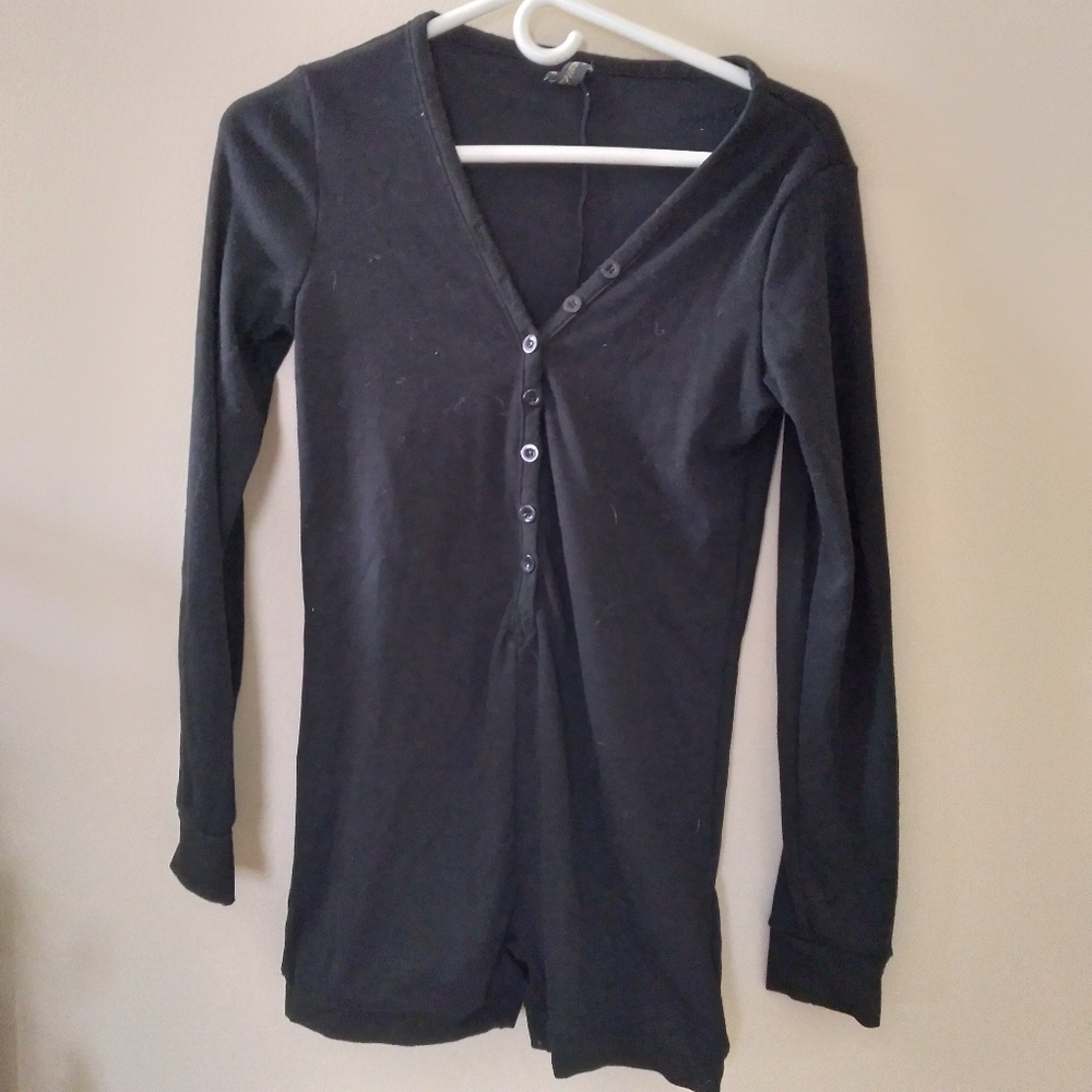 Gamiss black long sleeve button romper small